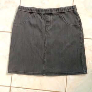 Grey stretch knee-length denim skirt